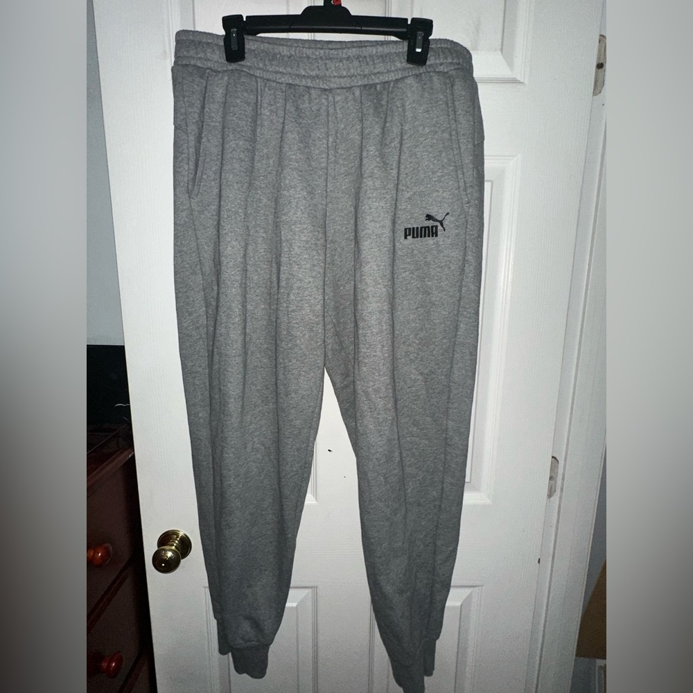 Men’s gray Puma sweatpants